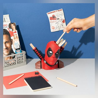 Il portapenne Deadpool 3D tocca il minimo storico a 19,90€ e offre tre vani