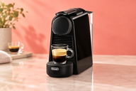 Copertina di De'Longhi Nespresso Essenza Mini a 84€, l'espresso senza ingombro