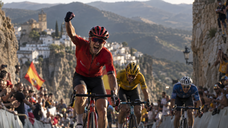 Copertina di Dove vedere oggi Vuelta a España 2026 tappa 20 La Calahorra-Collado del Alguacil: orario e streaming