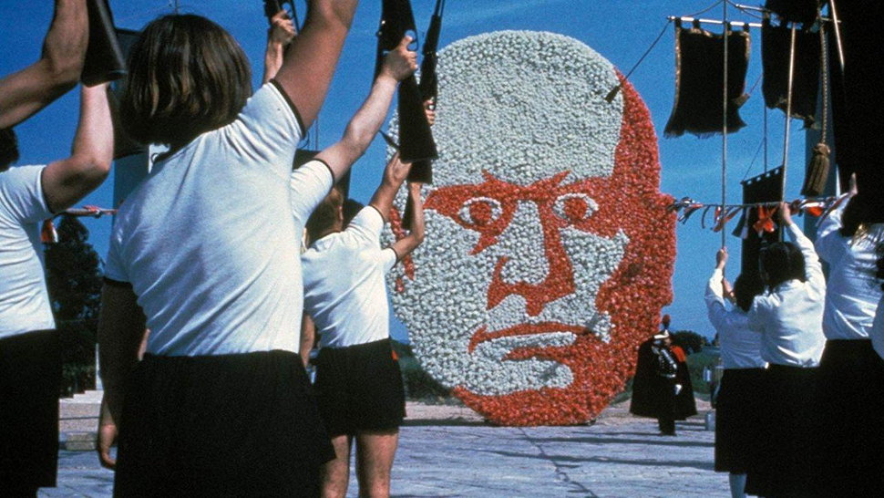 20° Amarcord — Fellini ricrea la provincia attraverso memoria e fantasia