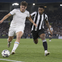 Copertina di Dove vedere Leeds United-Newcastle oggi: orario, canale TV e streaming