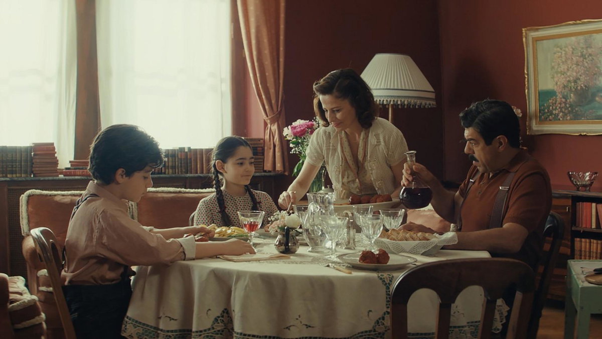 Immagine di Napoli-New York, il film stasera in tv su Rai 1: trama, cast e streaming