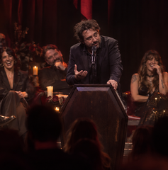 Copertina di Dove vedere Roast in Peace 2 oggi: orario e streaming su Prime Video