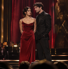 Copertina di Dove vedere Scandalo e passione oggi: orario e streaming della miniserie