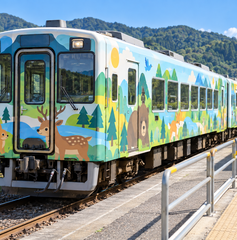 Copertina di Noto Railway: sospesi tre treni decorati, manca il test sui rivestimenti
