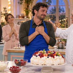 Copertina di Bake Off Italia, cosa è successo venerdì 18 settembre: Stefano eliminato, Marco in blu