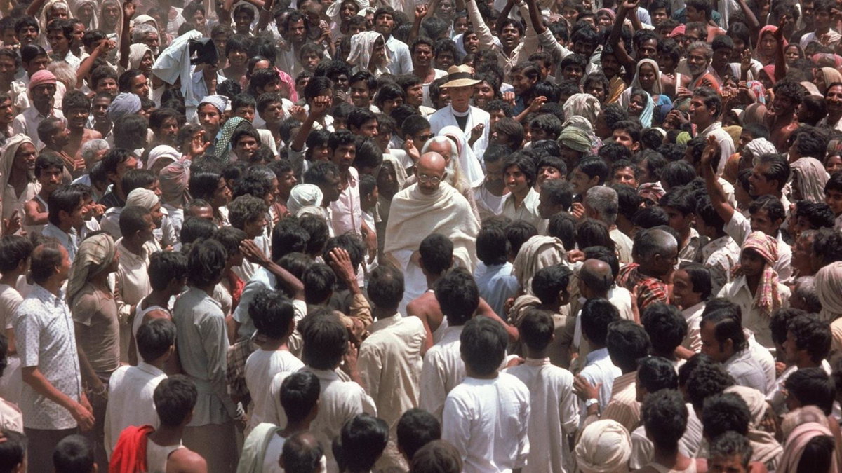Immagine di Gandhi, il film stasera in tv su Rai Movie: trama, cast e streaming