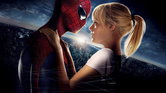 Andrew Garfield è Spider-Man in The Amazing Spider-Man - agilità e inquietudine