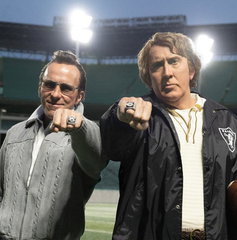 Copertina di Madden: Nicolas Cage e Christian Bale trasformano il football in una storia di potere
