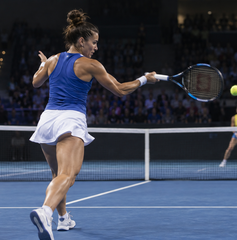 Copertina di Dove vedere Italia-Ucraina oggi: orario, TV e streaming della semifinale di Billie Jean King Cup 2026