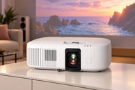 Copertina di Epson EH-TW6250 sotto i 1.000€, fino a 500 pollici per film e serie