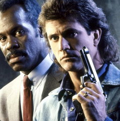 Copertina di Arma Letale, il film stasera in tv su Iris: trama, cast e streaming