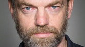 Hugo Weaving: da Elrond al ritorno di Frank Harkness in Slow Horses