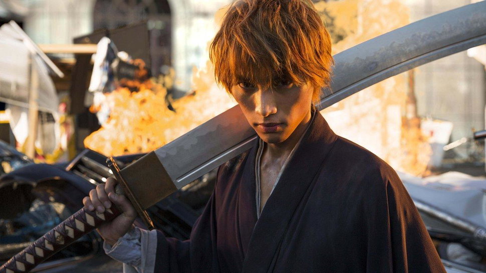 Bleach live action e l'anime del 2004: Ichigo impugna bene la sua spada