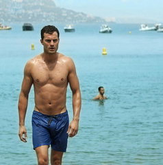 Copertina di Cinquanta sfumature di rosso, stasera in tv su La5: trama, cast e streaming