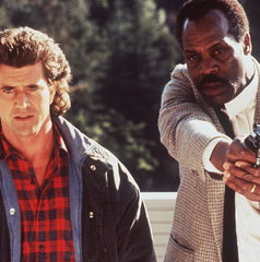 Copertina di Arma Letale 2, il film stasera in tv su Iris: trama, cast e streaming