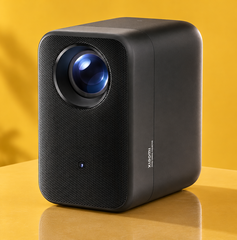 Copertina di Xiaomi Smart Projector L1 Pro a 272,79€, film in grande senza complicazioni