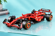 Copertina di 69€ in meno sulla LEGO Technic Ferrari SF-24, una F1 da esporre in scala 1:8