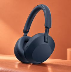 Copertina di Film con meno rumore: Sony WH-1000XM5 al minimo di 199€
