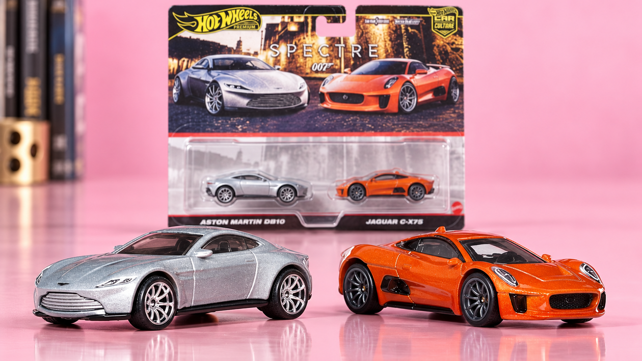Immagine di Hot Wheels Premium 007, due auto di Spectre da collezionare a 23,67€