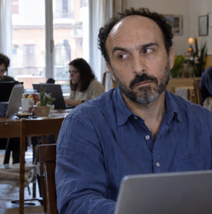 Copertina di Dove vedere Smart Working stasera: orario, canale e streaming della prima TV con Maccio Capatonda
