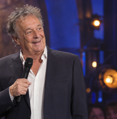 Copertina di Dove vedere Zelig 30 stasera 13 ottobre 2026: orario, Canale 5 e streaming con Enzo Iacchetti