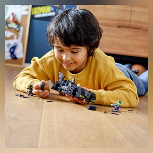 LEGO Batmobile a 62,90€ con Batman e Joker: un classico da esporre