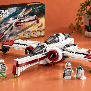 LEGO Star Wars ARC-170 con ali regolabili, da costruire ed esporre a 62,01€