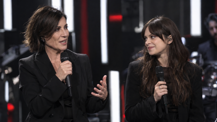 Dove vedere Le Iene stasera 15 ottobre con Paola Turci e Francesca Michielin: orario, TV e streaming