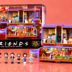 Copertina di Il cofanetto Friends x Polly Pocket costa 35,99€ e riunisce i sei amici