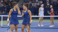 Copertina di Dove vedere Errani/Paolini-Danilina/Zhang oggi: orario, TV e streaming dei quarti di doppio WTA Wuhan