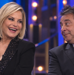 Copertina di Dove vedere GialappaShow 8 stasera 19 ottobre: orario, canali e streaming con Simona Ventura