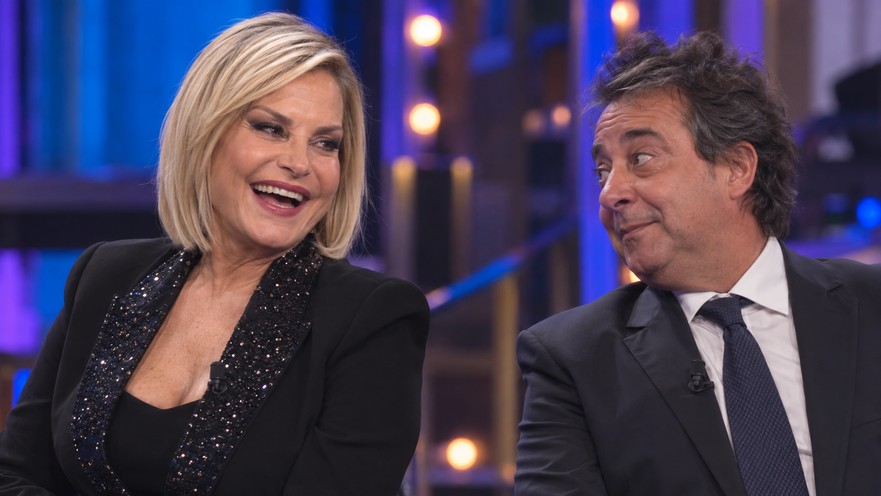 Dove vedere GialappaShow 8 stasera 19 ottobre: orario, canali e streaming con Simona Ventura