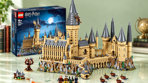 LEGO Harry Potter Hogwarts, 6.020 pezzi da esporre con orgoglio a 428,23€
