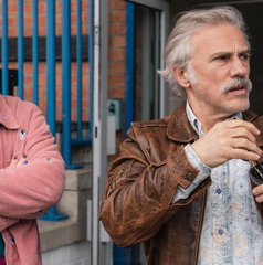Copertina di Old Guy, il film stasera in tv su Rai 4: trama, cast e streaming