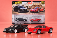 Copertina di Hot Wheels Premium abbina due Alfa Romeo a 32,83€, da esporre insieme