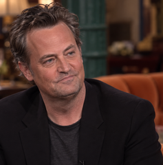 Copertina di Dove vedere The One About Matthew Perry oggi 27 ottobre: orario e streaming della docuserie