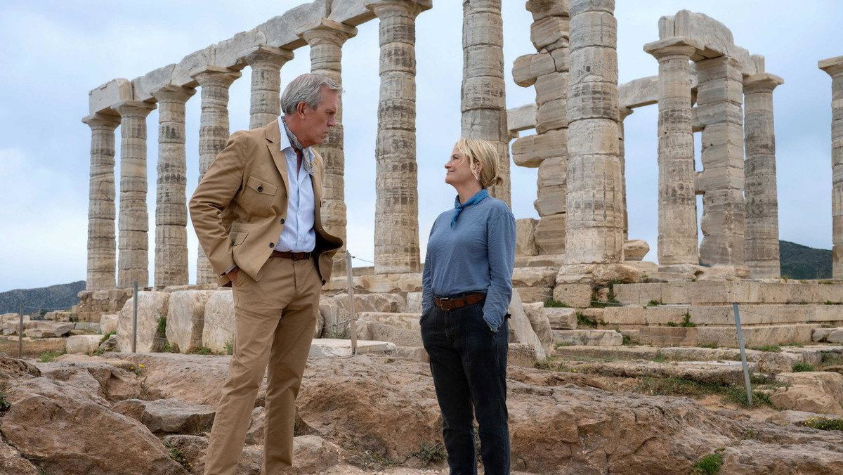 Immagine di DIG: Amy Poehler e Hugh Laurie nel primo trailer della commedia archeologica