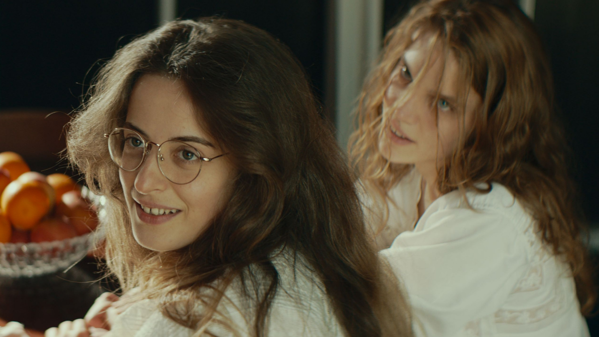 Immagine di America Latina: chi ha rapito davvero la bambina nello scantinato? La spiegazione del film e del finale