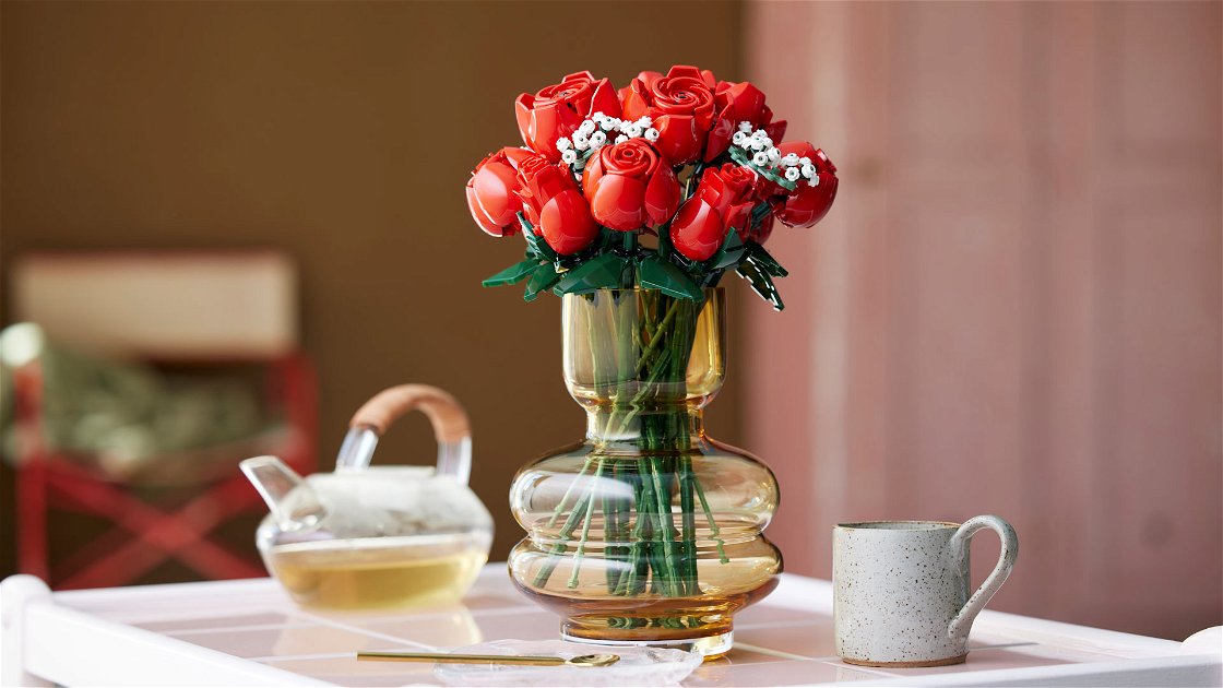 LEGO anticipa San Valentino: è in arrivo il bouquet di rose! - CulturaPop