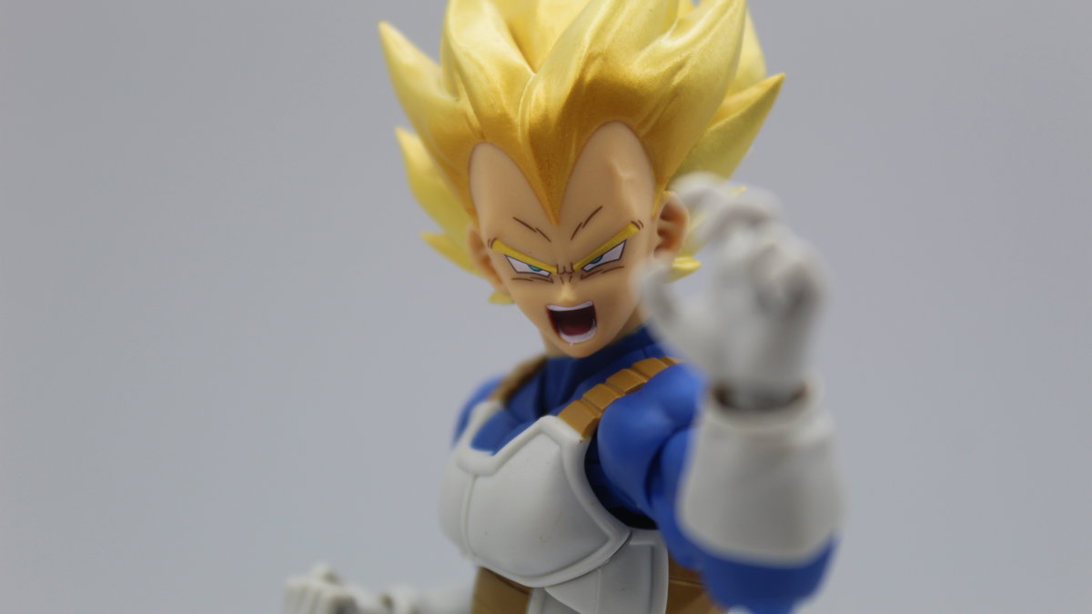 Immagine di Vegeta SH Figuarts, recensione: tutto l'orgoglio Saiyan in una figure