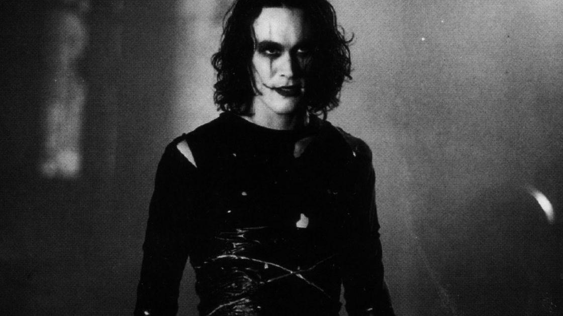 Copertina di Il corvo: dal cast alle frasi, tutto sul film del 1994 con Brandon Lee