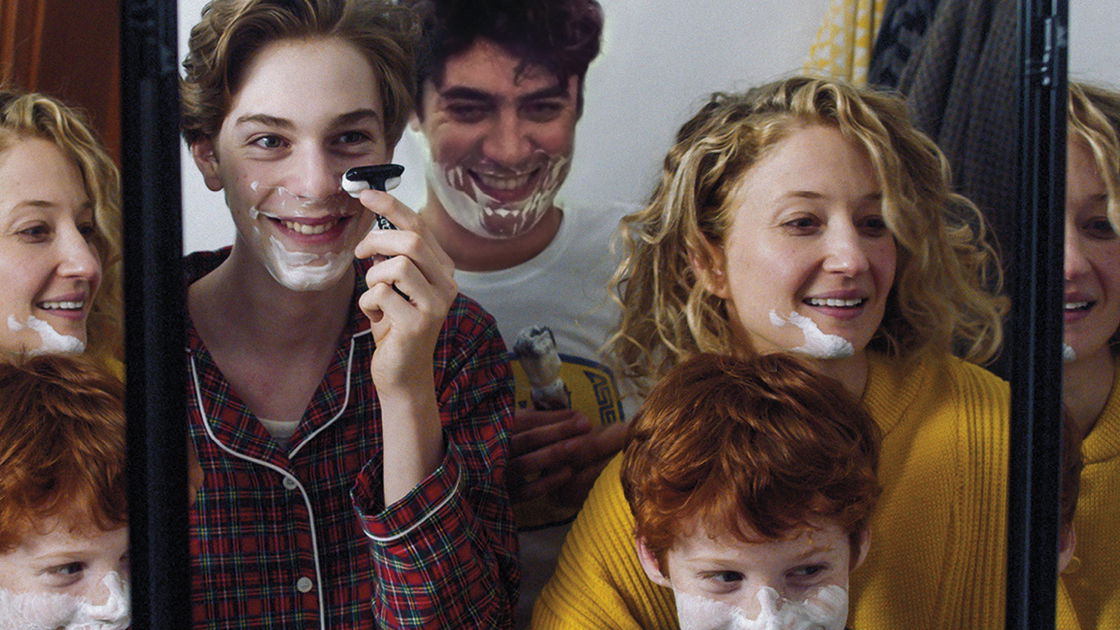Copertina di Magari, il trailer ufficiale del film con Riccardo Scamarcio e Alba Rohrwacher