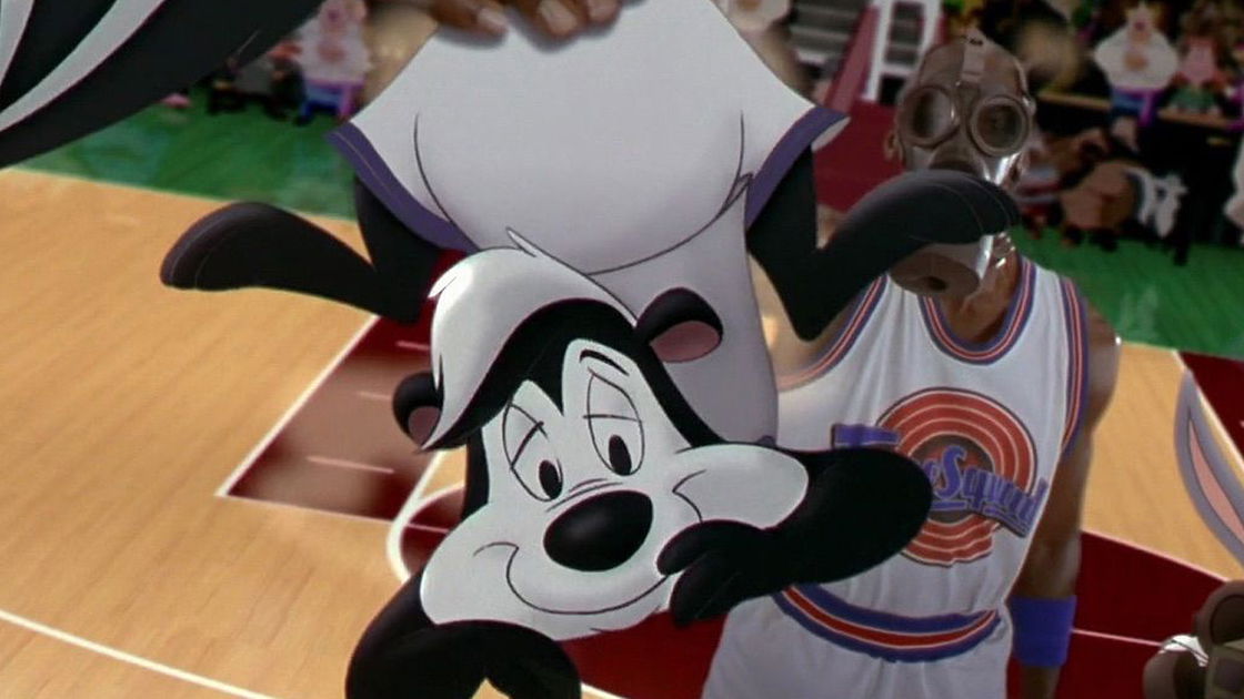 Copertina di Space Jam: A New Legacy, Pepé Le Pew è stato tagliato dal film (ed è polemica)