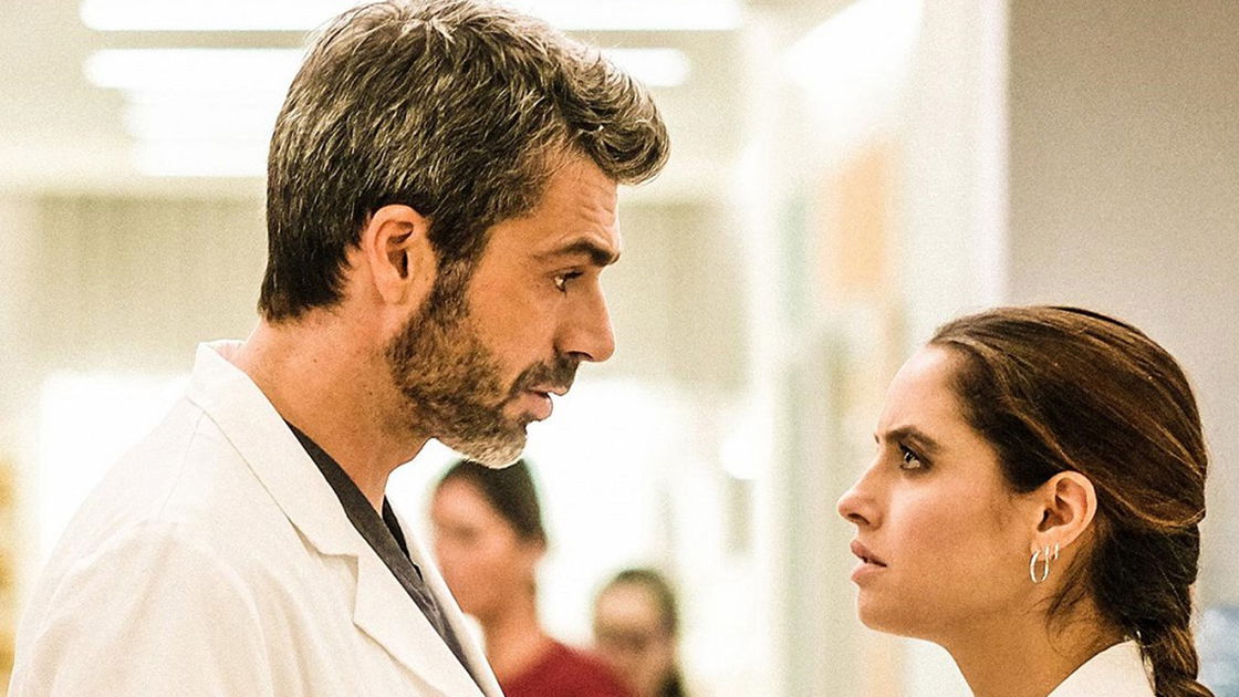 Copertina di Doc - Nelle tue mani: in arrivo su Rai 1 la nuova fiction medical con Luca Argentero