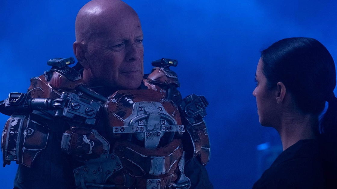 Copertina di Cosmic Sin: il finale e la spiegazione del film con Bruce Wilis, che apre a un sequel