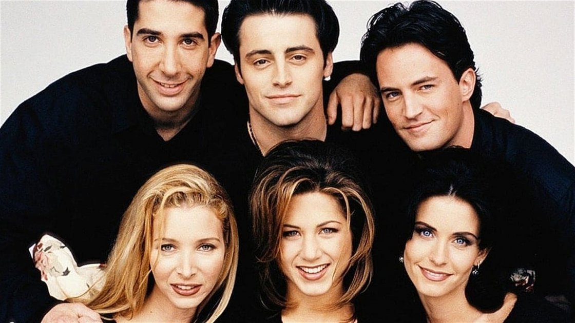 Copertina di Friends: 3 motivi per cui Joey ha il merito dell'happy ending di Monica, Chandler, Ross, Rachel e Phoebe