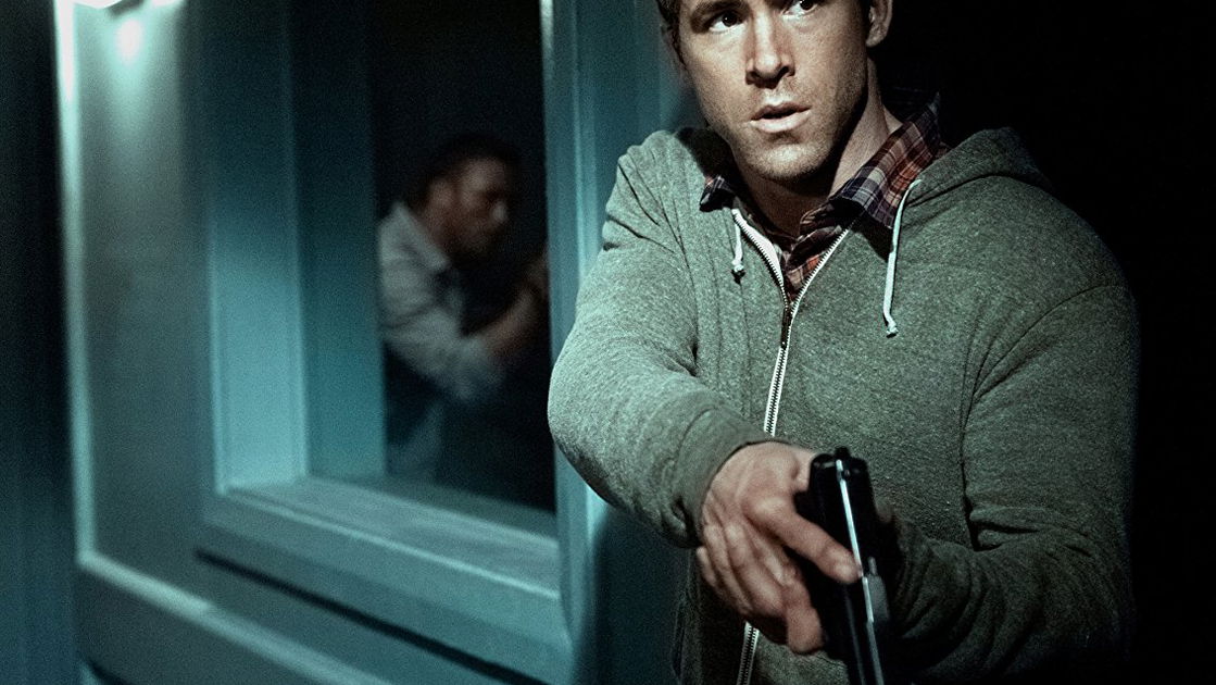 Copertina di Safe House - Nessuno è al sicuro, trama e attori nel film con Ryan Reynolds