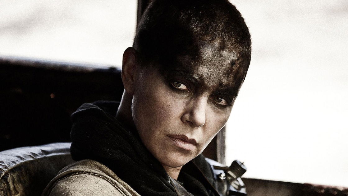 Copertina di Charlize Theron e Tom Hardy parlano della faida sul set di Mad Max: Fury Road