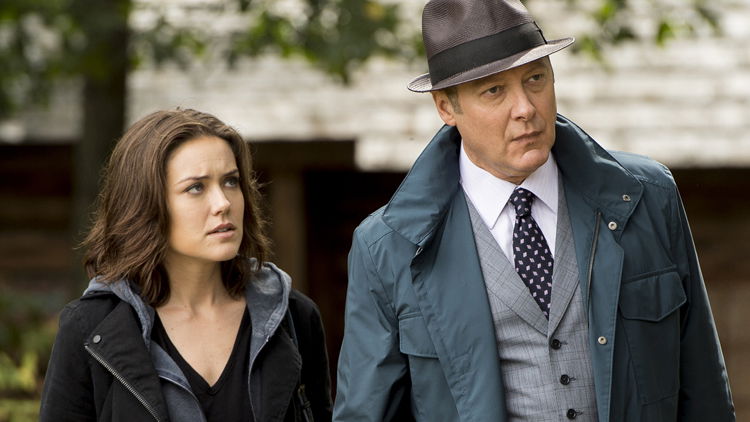 Copertina di Megan Boone contro la NBC per il lancio di The Blacklist 5